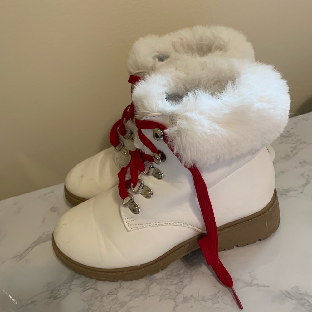 White Fur Boots With Red Laces❤️
